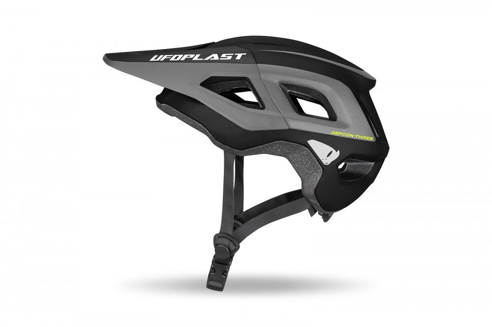 DEFCON THREE MOUNTAIN BIKE HELMET BLACK AND GRAY