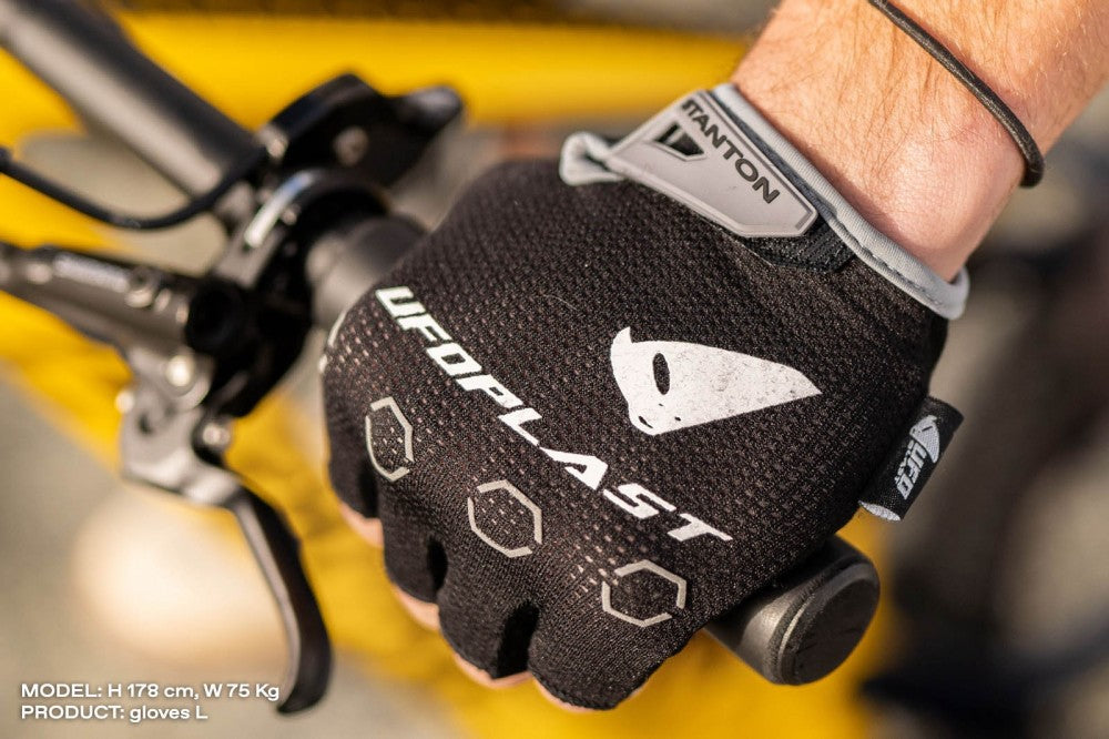 Stanton gloves Black and Grey