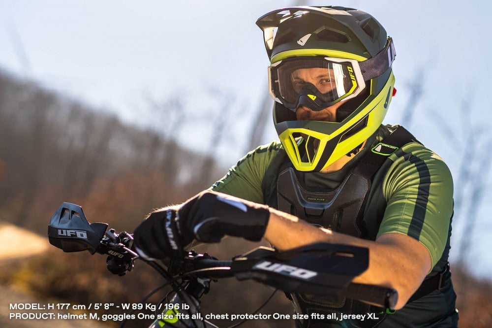 MTB DEFCON TWO HELMET BLACK AND NEON YELLOW